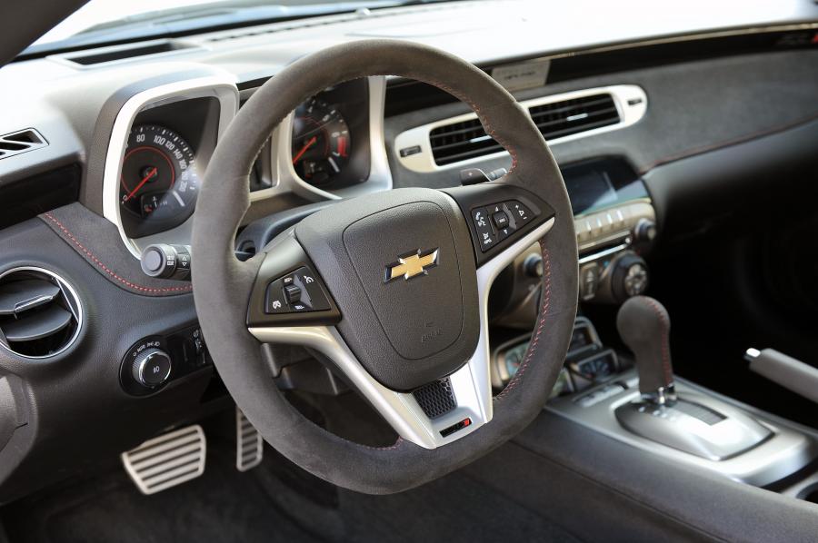  Chevrolet Camaro ZL1 HPE700 by Hennessey 2012 года  (фото 2 из 22)
